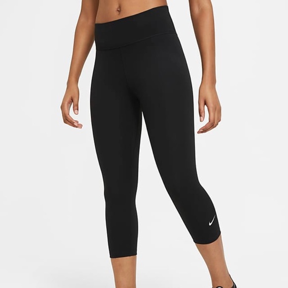 Nike Pants - Nike One Crop leggings